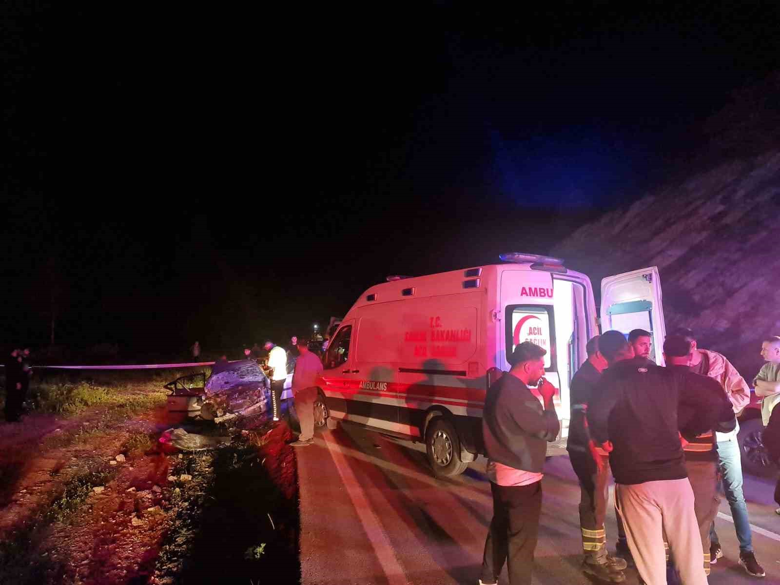 Ankara’da otomobil ile kamyon kafa kafaya çarpıştı: 1 ölü, 4 yaralı
