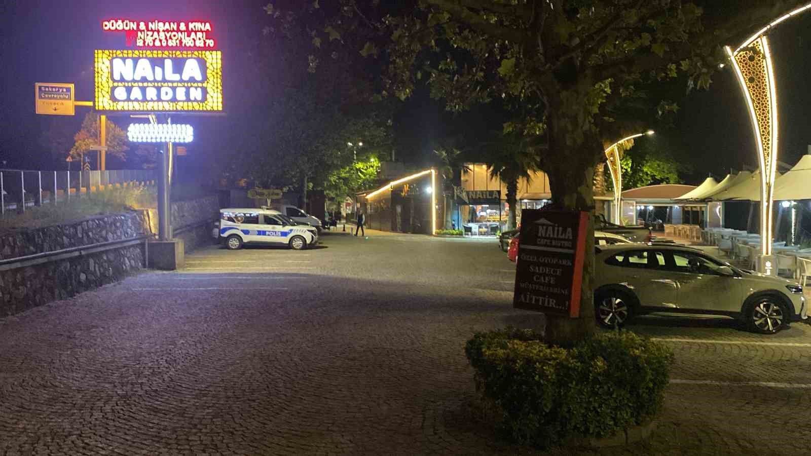 Kına gecesinde eğlenenlerin üzerine disko topu düştü: 3 yaralı
