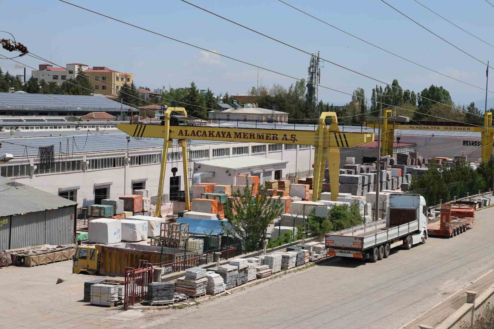 Elazığ vişne mermeri 100 &uuml;lkeye ihra&ccedil; ediliyor: Trump&rsquo;tan "Perfecto" &ouml;vg&uuml;s&uuml;
