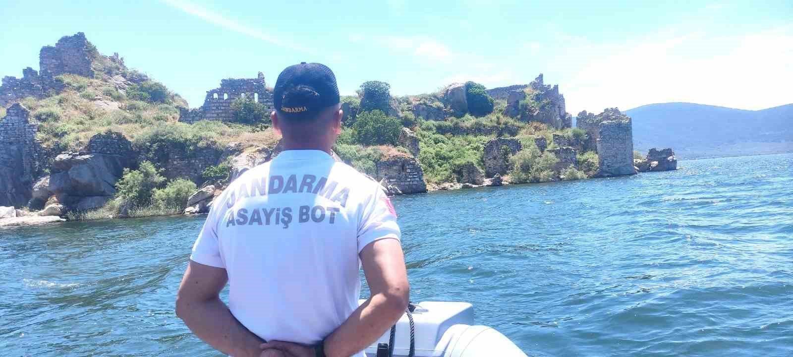 Aydın jandarması biyokaçakçılara göz açtırmıyor