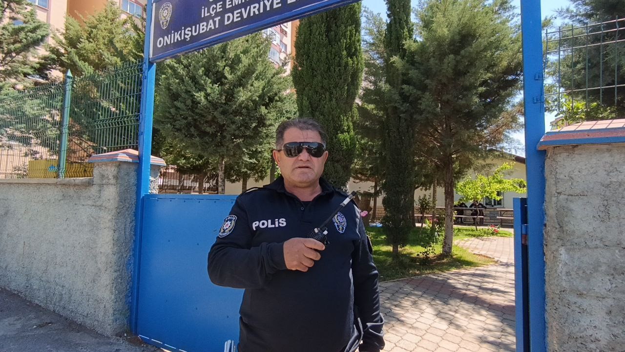 Emekliliğini telsizle duyurdu
