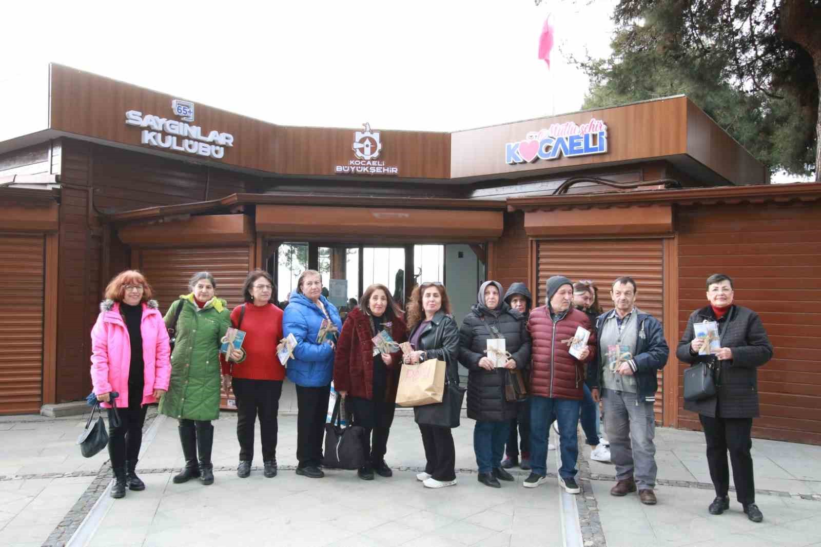 Koca çınarlar şiir dinletisinde buluştu
