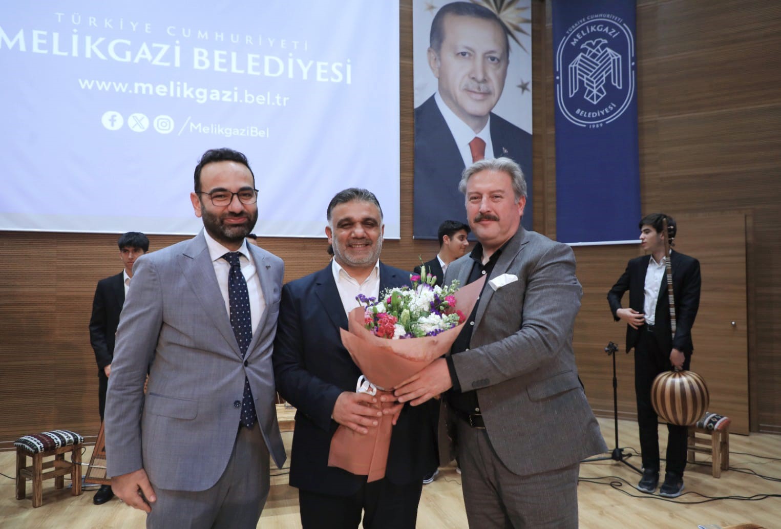 Melikgazi&rsquo;den anlamlı aile ve kahramanlık şiir dinletisi
