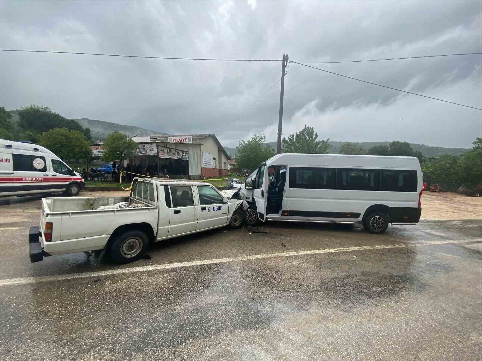 Bursa’da feci kaza: 1 ölü 2 yaralı