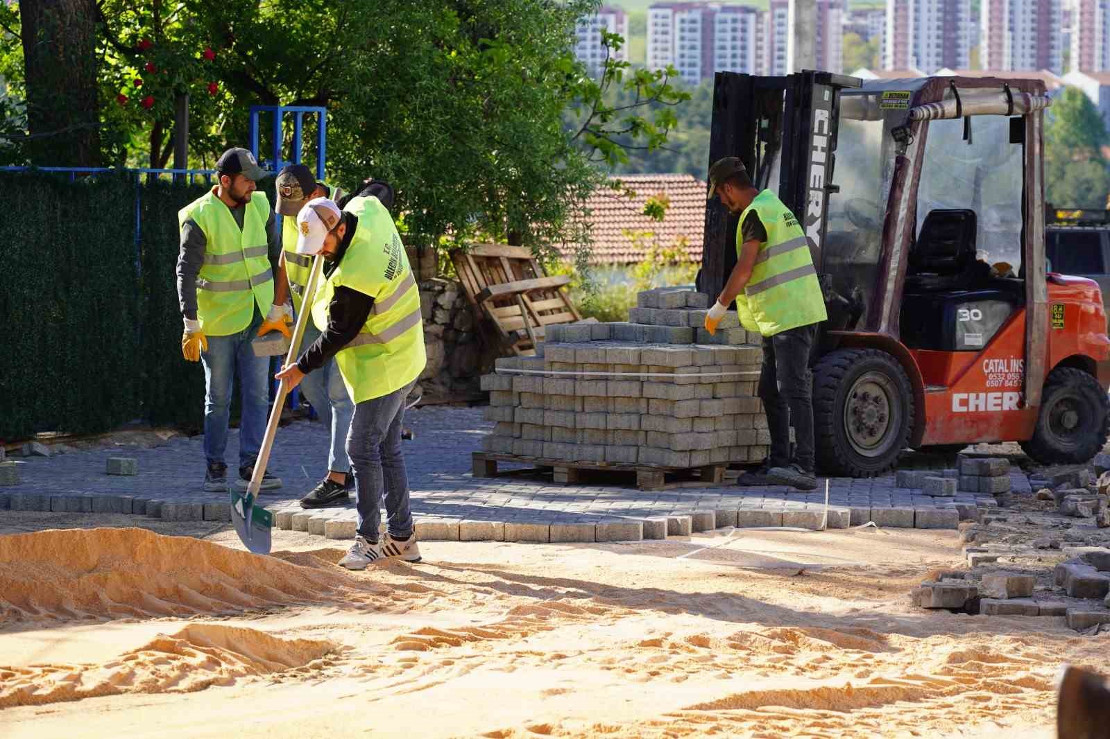 Başkan Subaşı, sahada &ccedil;alışmaları inceledi
