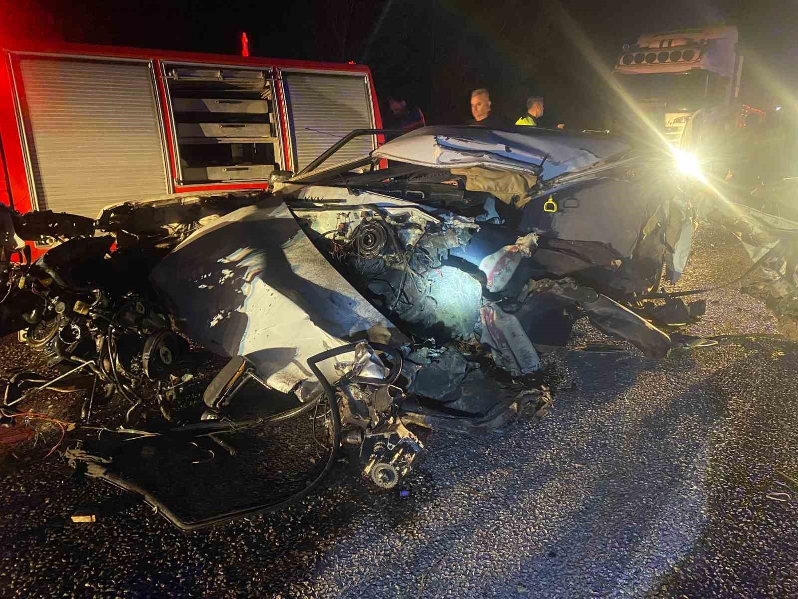 Hurdaya dönen otomobilde hayatını kaybetti