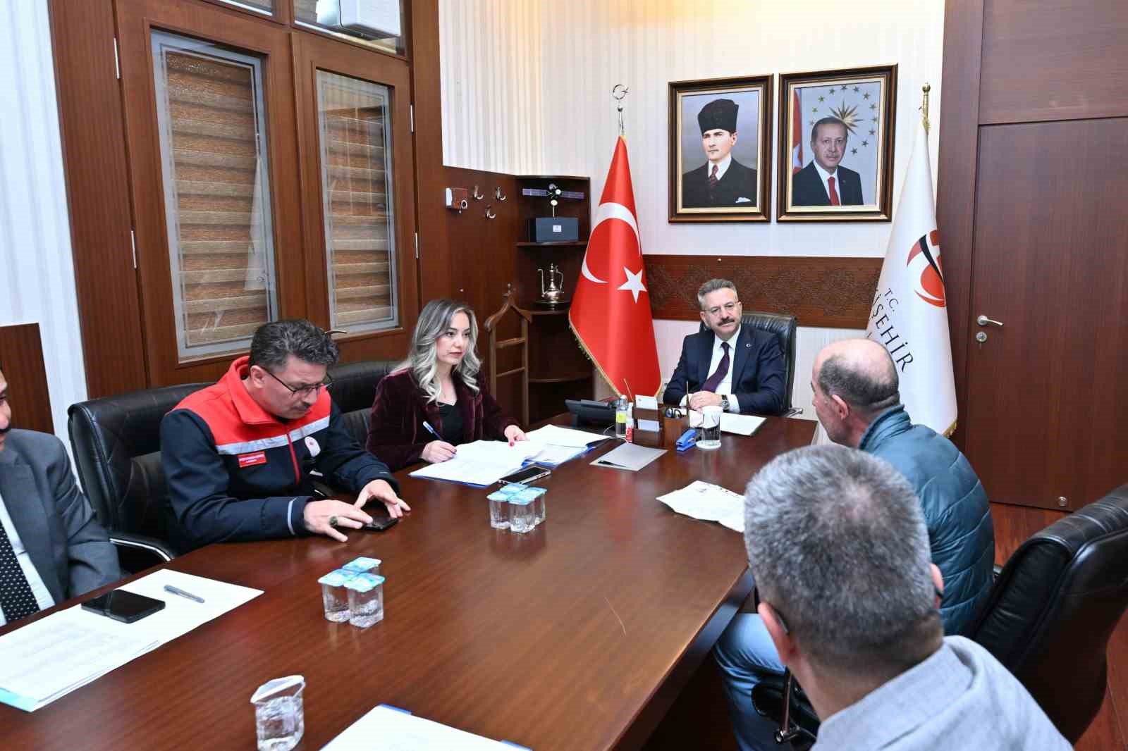 Vali Aksoy, Halk Günü Toplantısı’nda vatandaşlarla buluştu