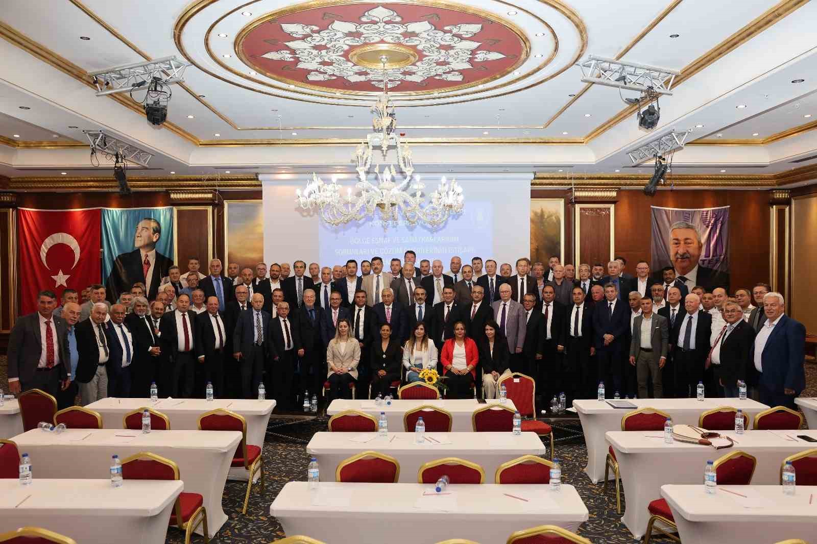 Esnafın sorunları İzmir’de masaya yatırıldı