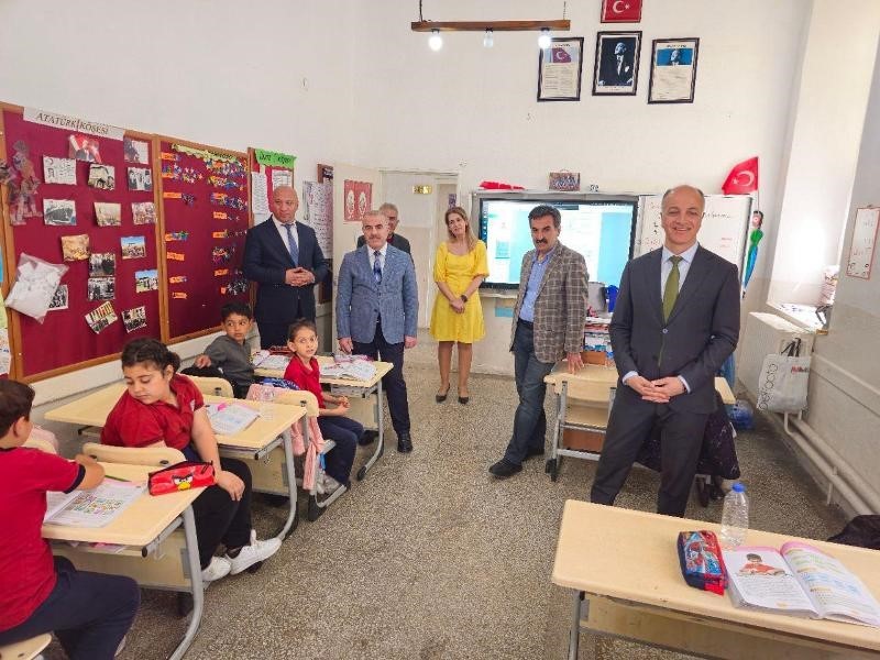 Ayvalık’ta Tarihi Kız Meslek Lisesi’nin restorasyonu sürüyor
