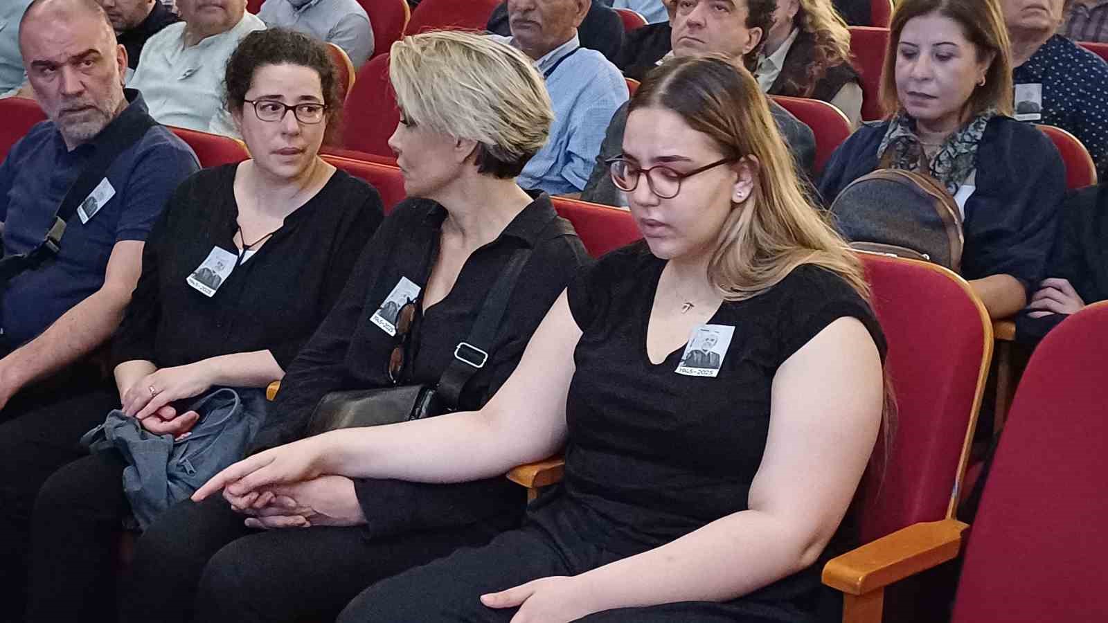 Ünlü yönetmen Ali Özgentürk memleketinde son yolculuğuna uğurlandı

