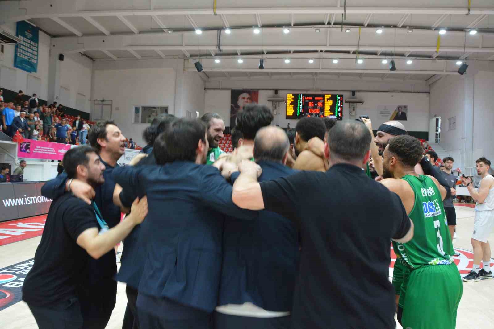 Türkiye Sigorta Basketbol Süper Ligi: Aliağa Petkimspor: 86 - Bursaspor: 95
