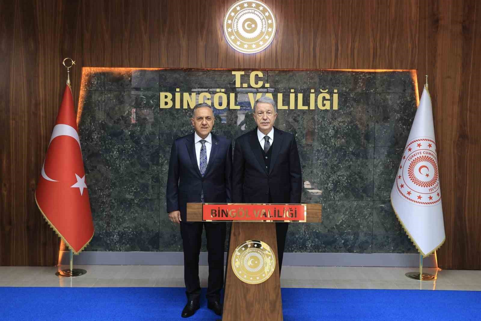 TBMM Milli Savunma Komisyonu Başkanı Akar, Bing&ouml;l Valiliğini ziyaret etti
