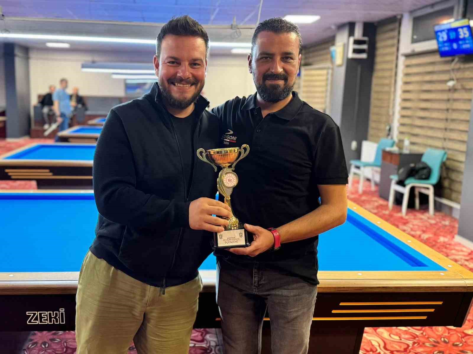 Bilardoda şampiyon Kahraman oldu