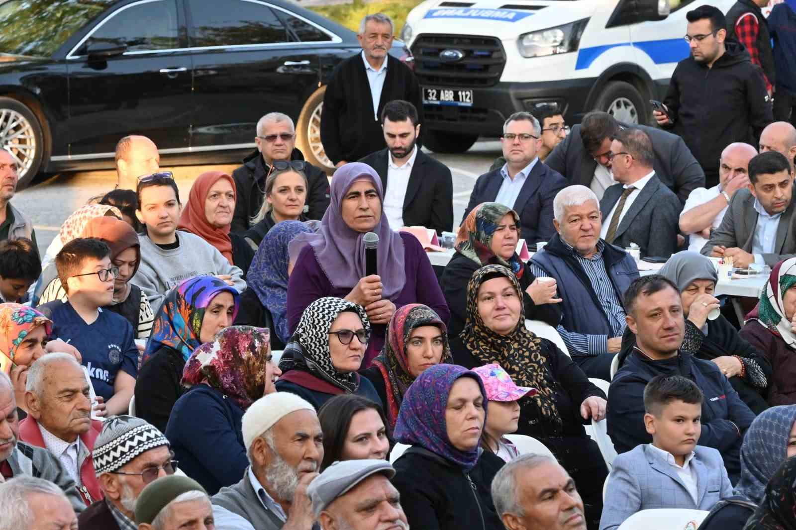 Başdeğirmen, mahalle buluşmalarıyla, vatandaşların talep ve &ouml;nerilerini yerinde dinliyor
