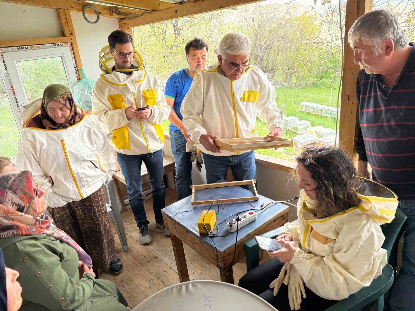 Bolu’nun dört bir yanından arı kursuna yoğun ilgi