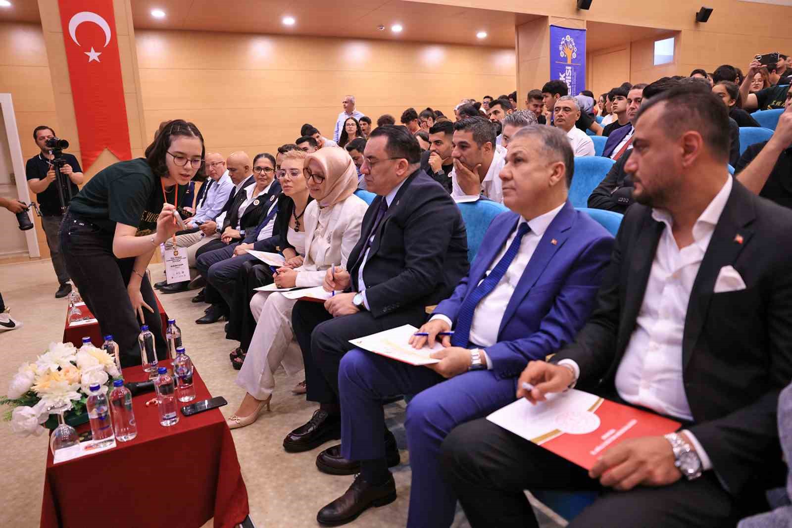 Fikir Otobüsü şampiyonları belli oldu