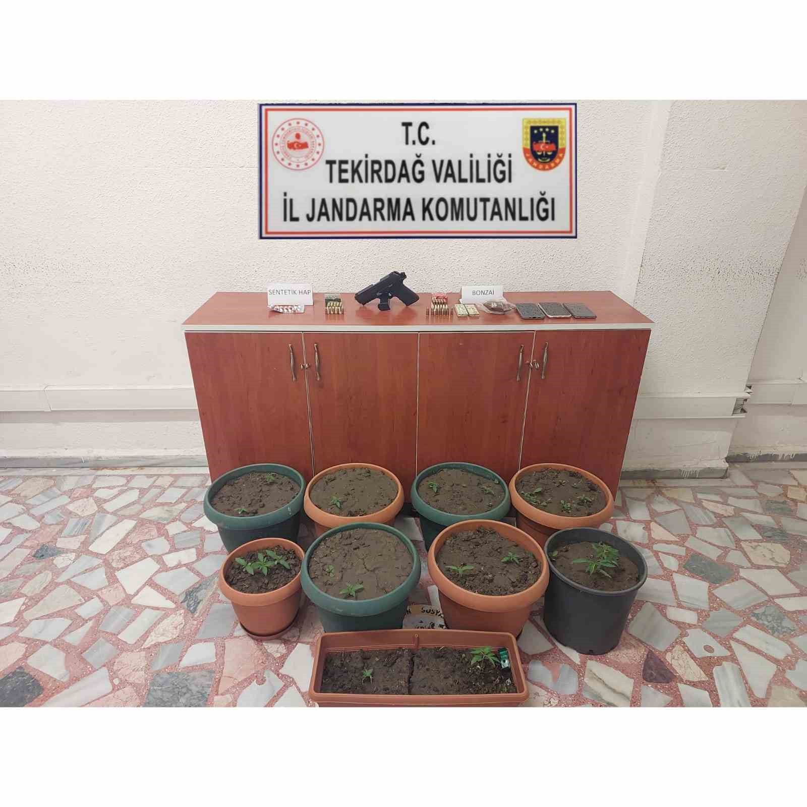 Tekirdağ&rsquo;da jandarmadan 6 adrese uyuşturucu operasyonu: 11 g&ouml;zaltı

