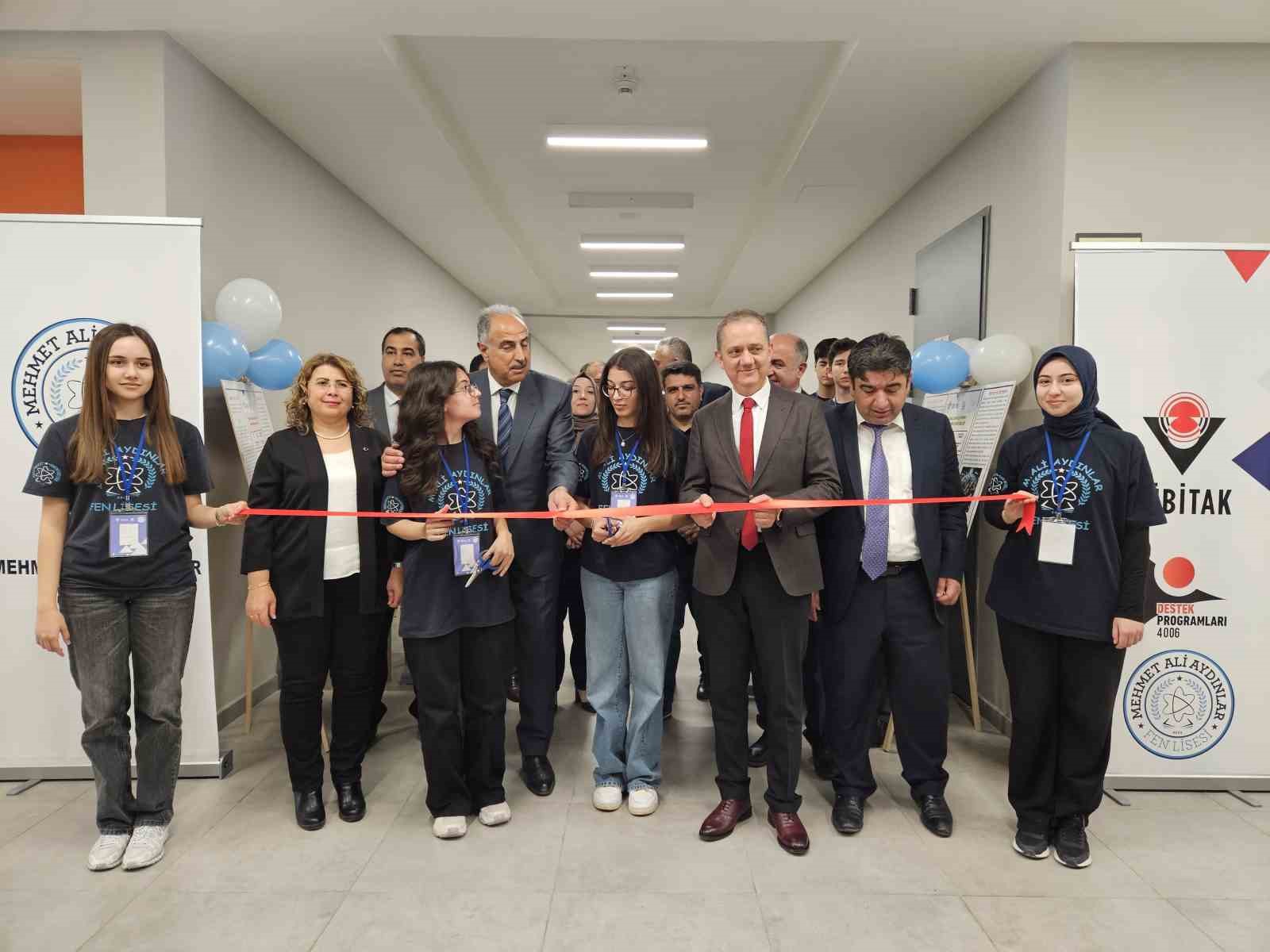 Malatya Mehmet Ali Aydınlar Fen Lisesi’nde bilim fuarı düzenlendi