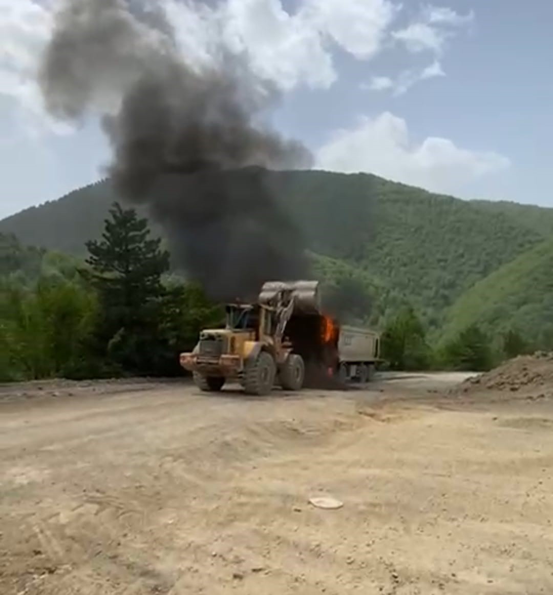 Hafriyat kamyonu alevlere teslim oldu