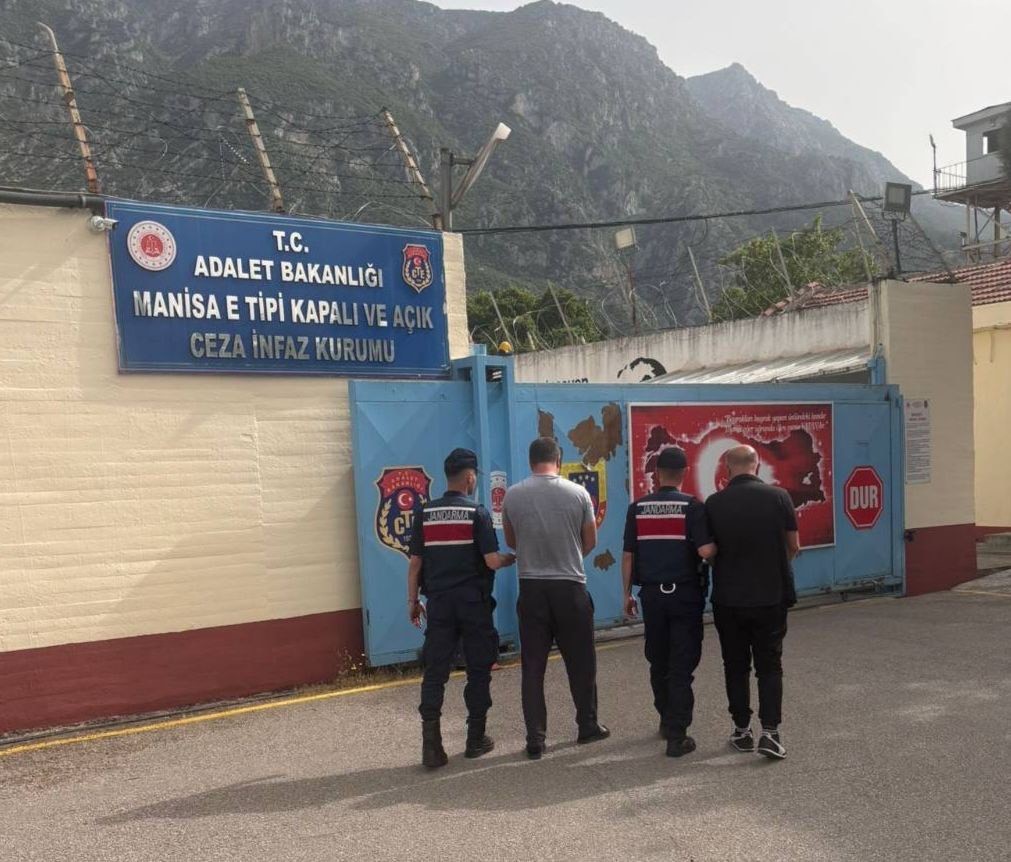 Aranan iki hükümlü Turgutlu’da yakalandı