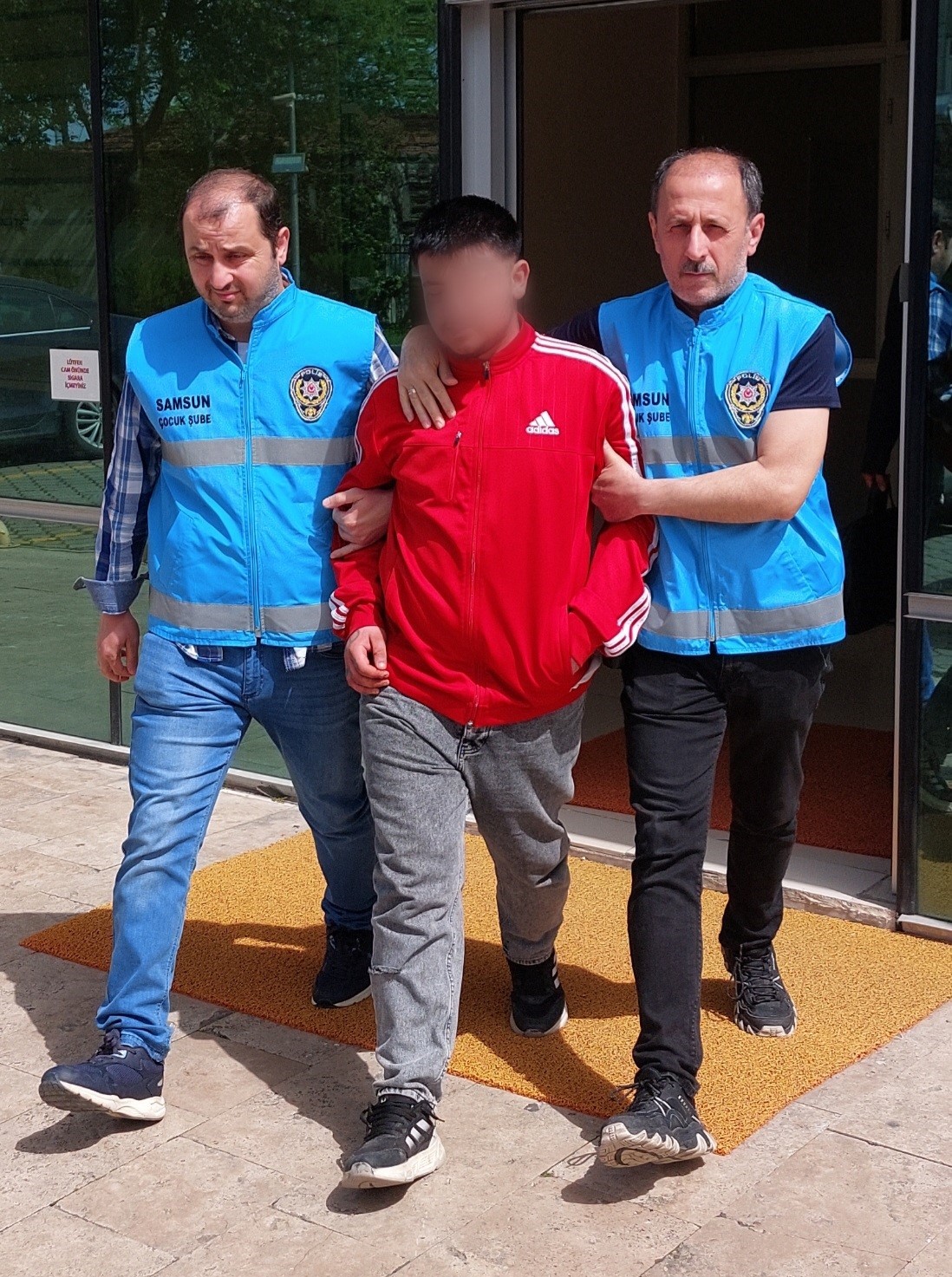 ’Laf atma’ tartışmasında bıçakladığı şahsı öldüren 17 yaşındaki çocuk tutuklandı