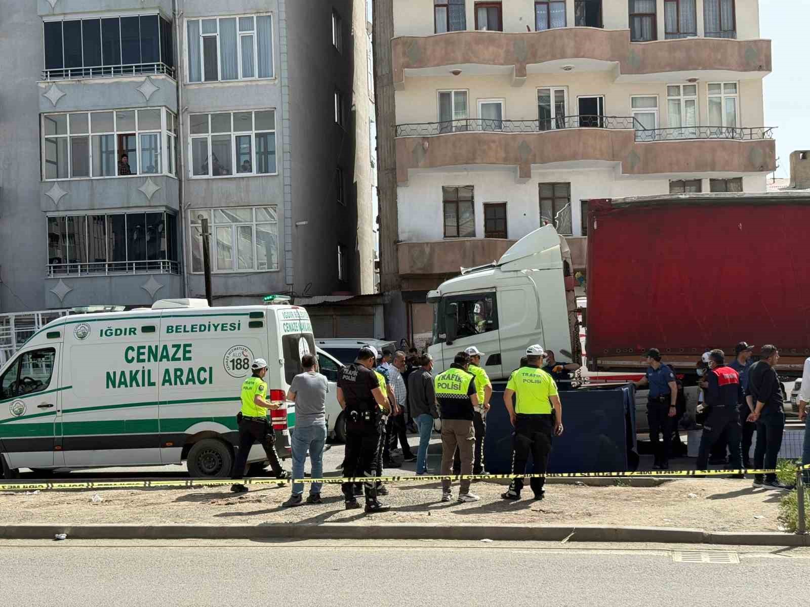 Iğdır’da karşıdan karşıya geçmeye çalışan kadın hayatını kaybetti