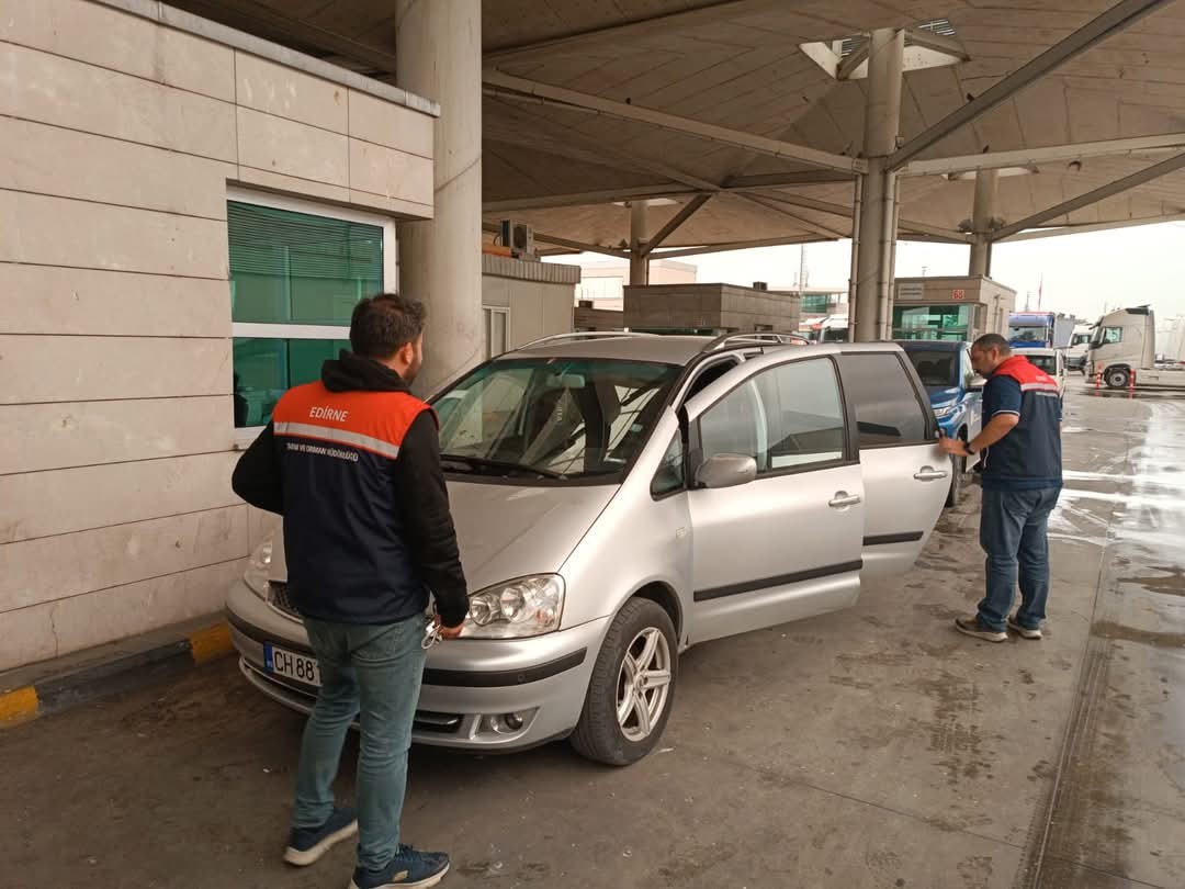 Kapıkule’de 33 ton kaçak sülük ele geçirildi