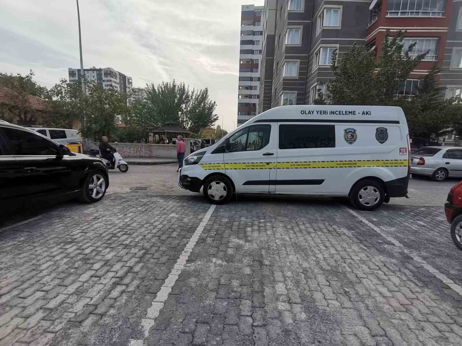 8. kattan düşen şahıs hayatını kaybetti