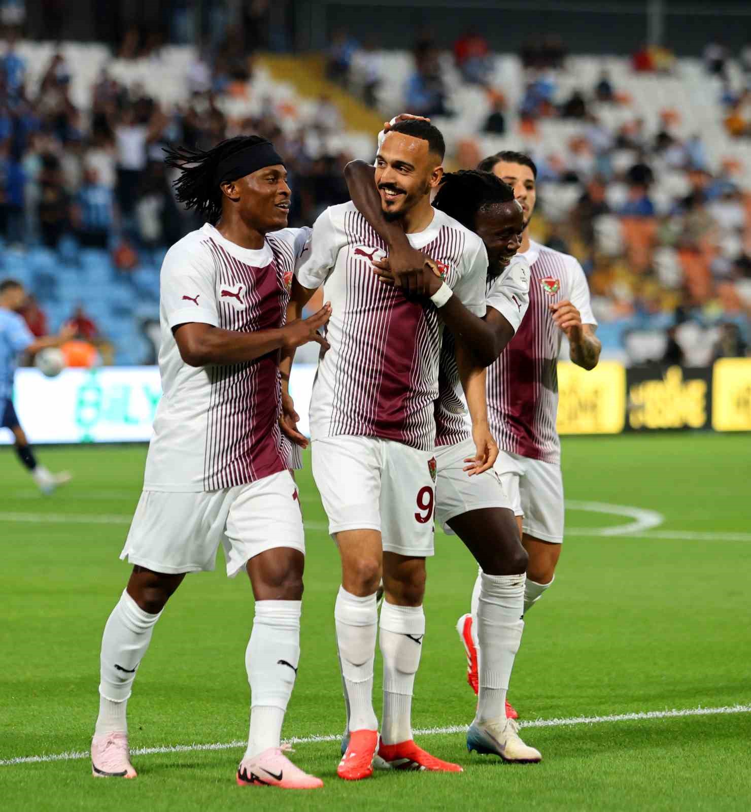 Trendyol Süper Lig: Adana Demirspor: 0 - Atakaş Hatayspor: 3 (İlk yarı)
