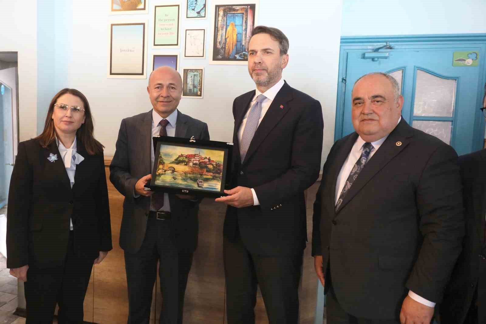 Bakan Bayraktar, Başkan Çakır’ı ziyaret etti