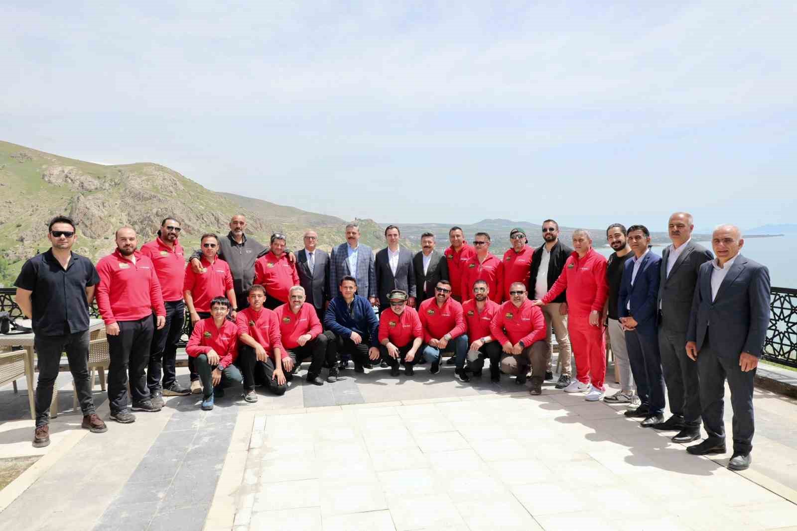 Bitlis ve Erzurum valilerinden Adilcevaz’a ziyaret