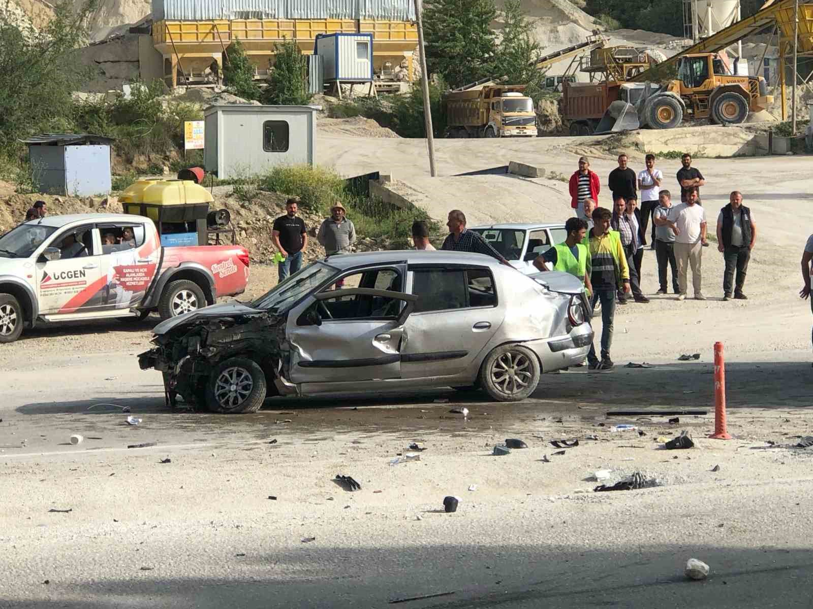 Kastamonu’da iki otomobil çarpıştı: 2 yaralı