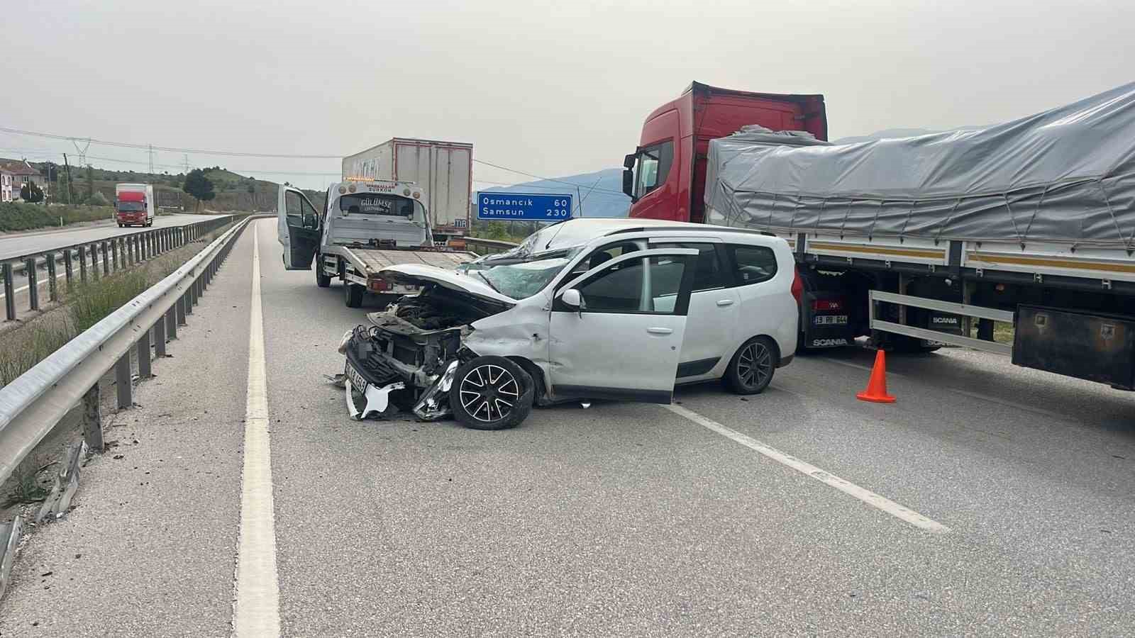 Kastamonu’da otomobil ile tır çarpıştı