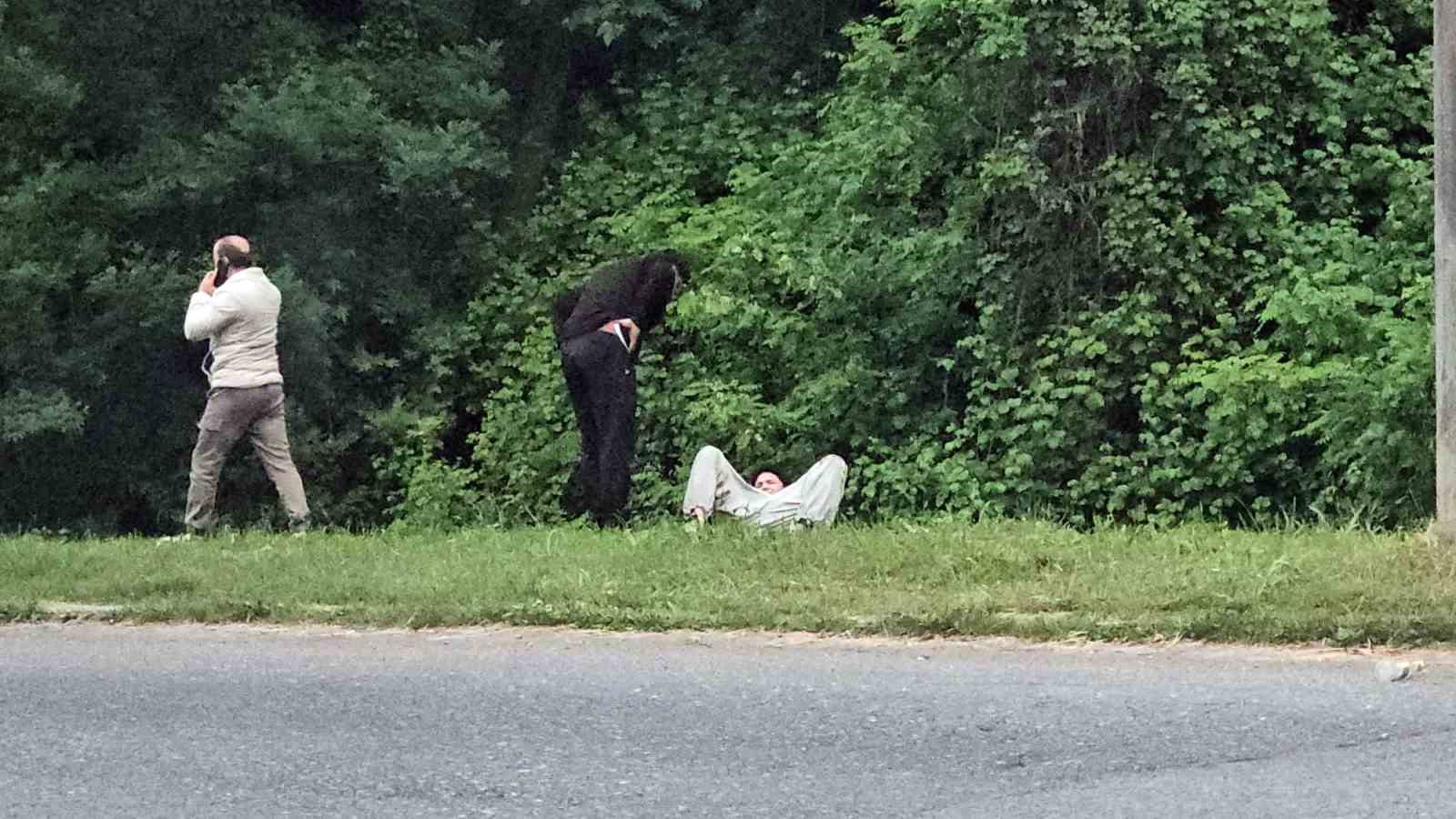 Motosikleti ile seyir halindeyken silahla vuruldu