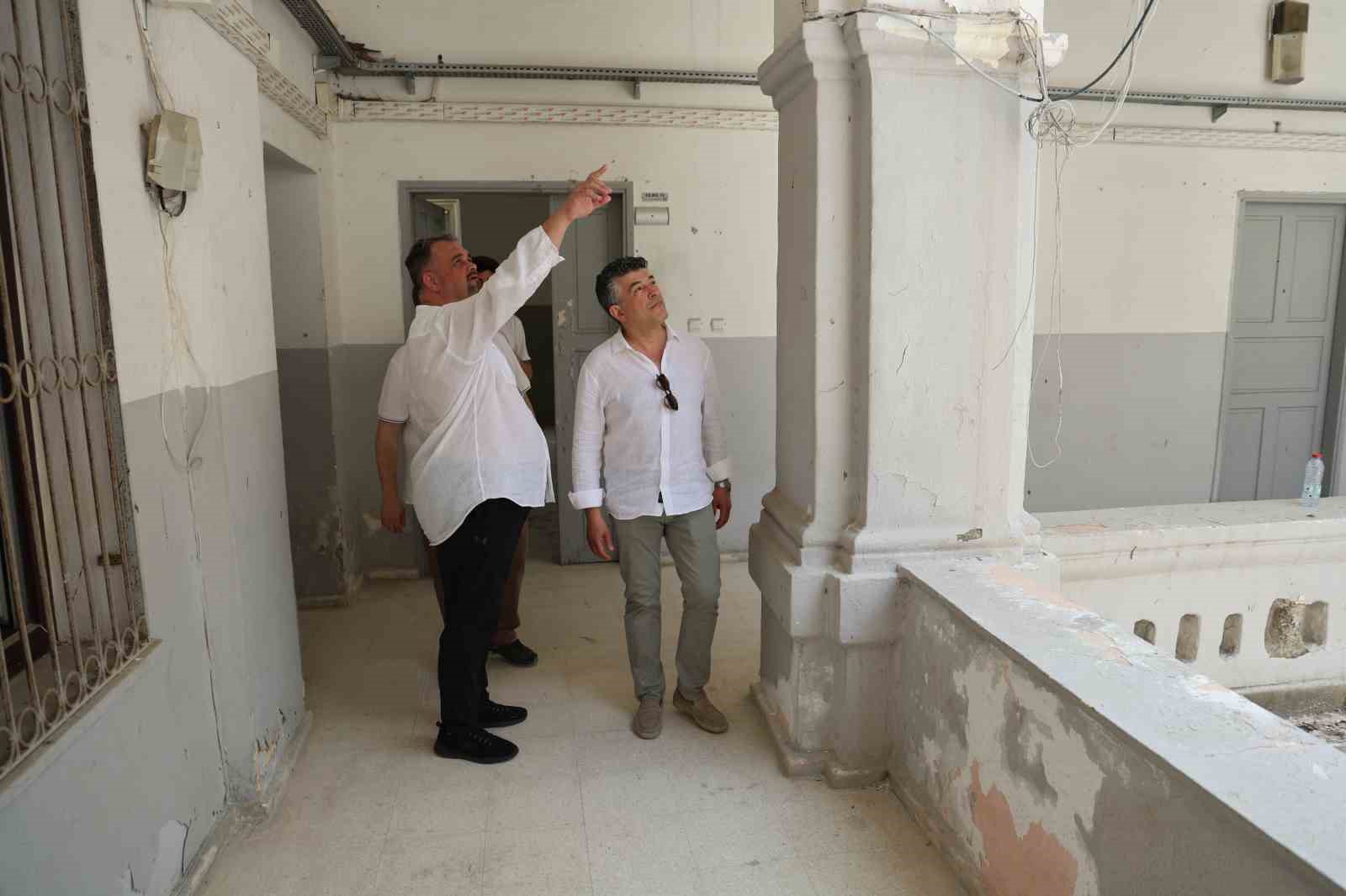 120 yıllık tarihi binaya restorasyon onayı verildi ama başlanılamadı