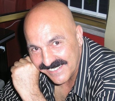 Eski oyuncu evinin balkonunda ölü bulundu
