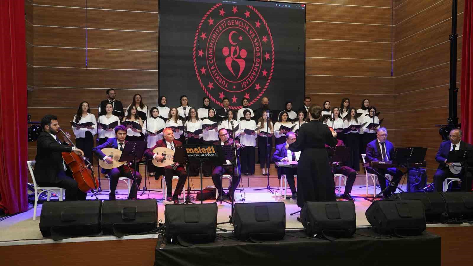 Kastamonu’da Gençlik Korosu’ndan Türk sanat müziği konseri