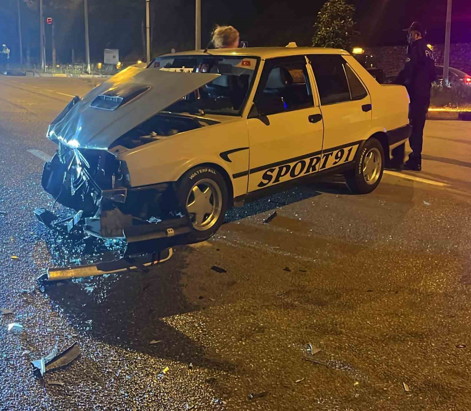 Karabük’te iki otomobil çarpıştı: 4 yaralı