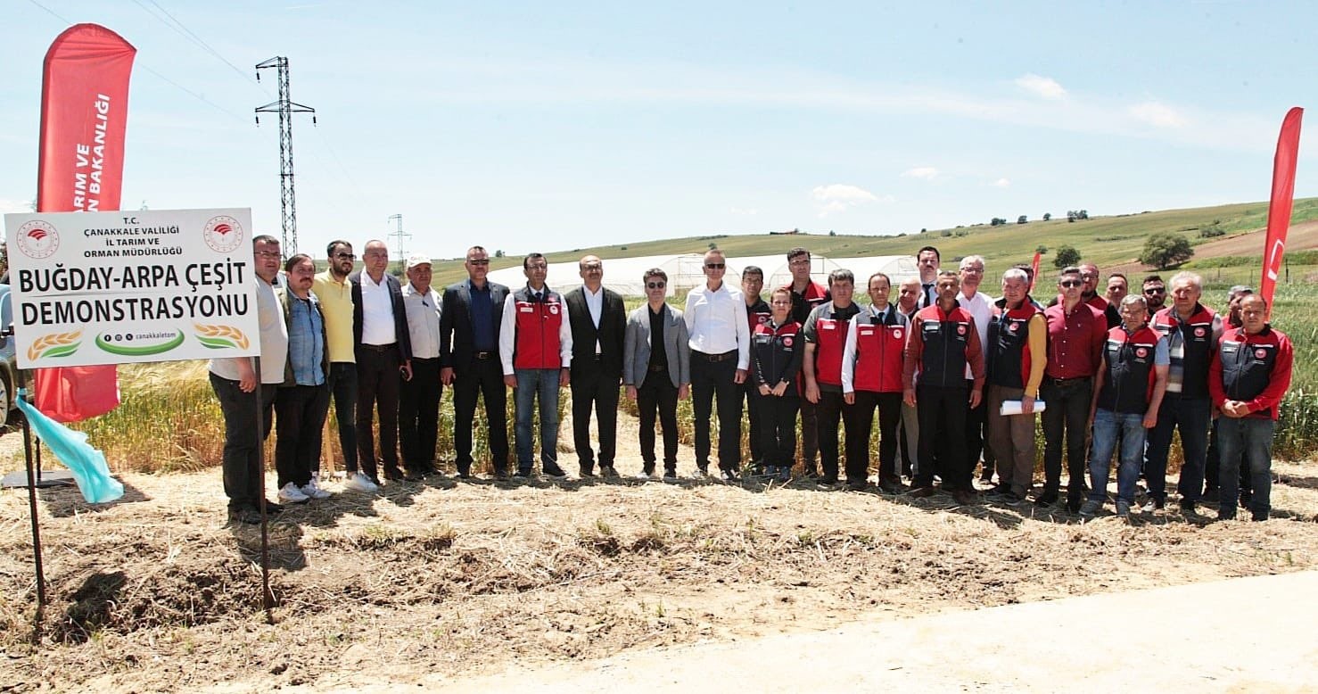 &Ccedil;anakkale&rsquo;de tarla g&uuml;n&uuml; d&uuml;zenlendi
