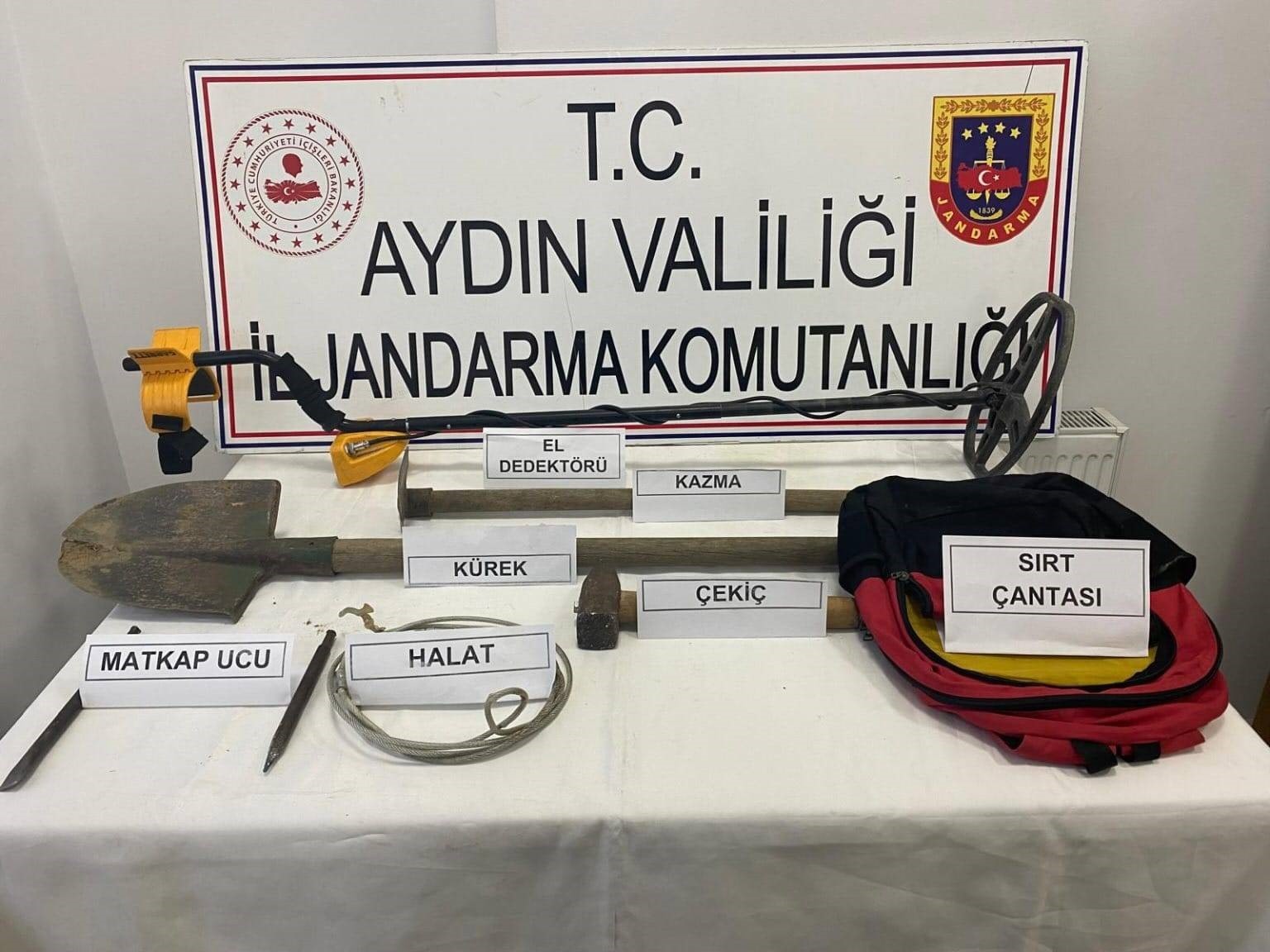 Aydın’da sit alanındaki kaçak kazıya jandarmadan suçüstü: 3 gözaltı