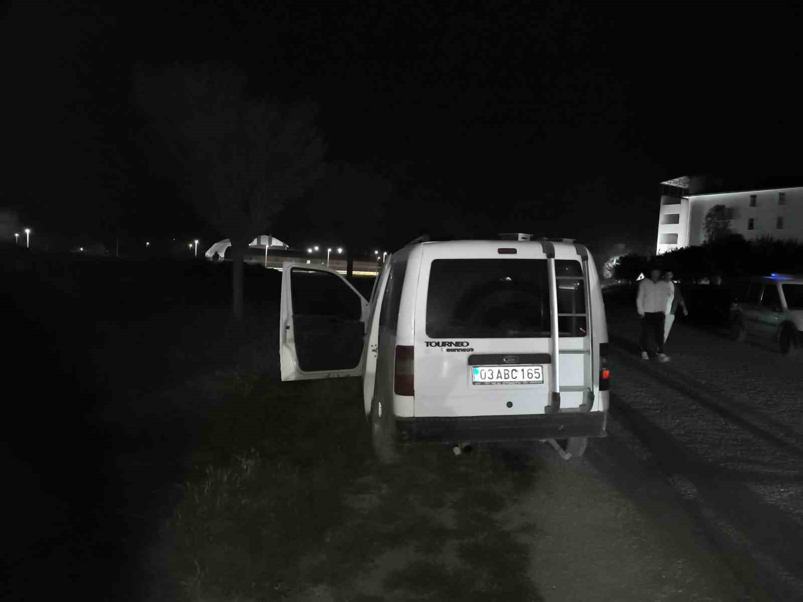 Bir kişinin yaralandığı kazada ka&ccedil;an ara&ccedil; s&uuml;r&uuml;c&uuml;s&uuml;n&uuml; polis yakaladı
