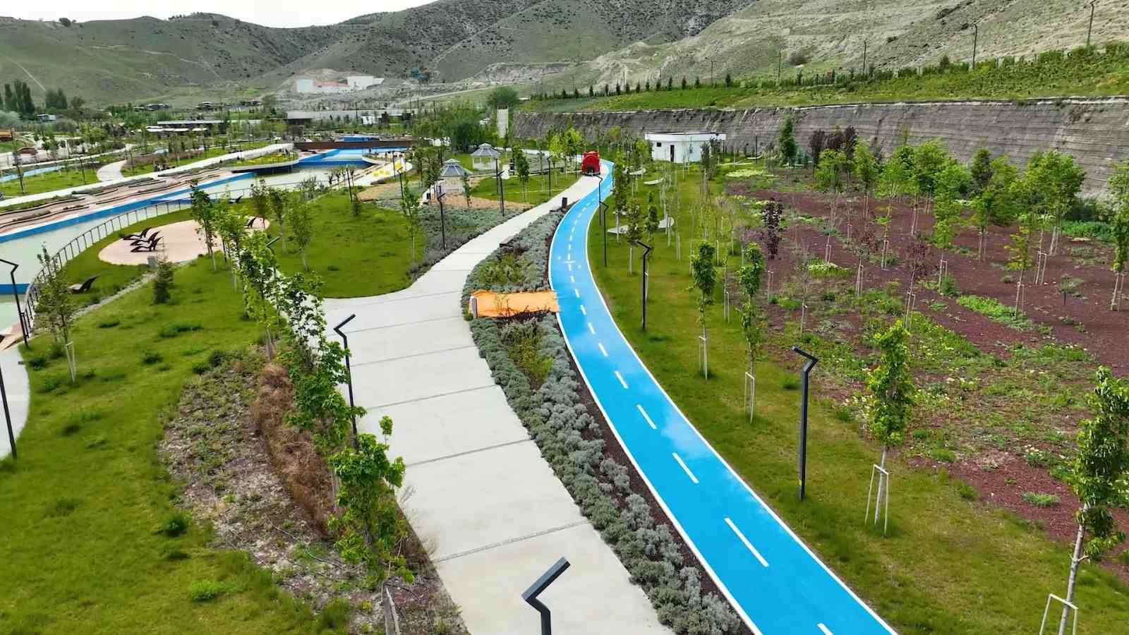 Bakan Kurum: "İmrahor Millet Bahçesi Başkentlileri bekliyor"