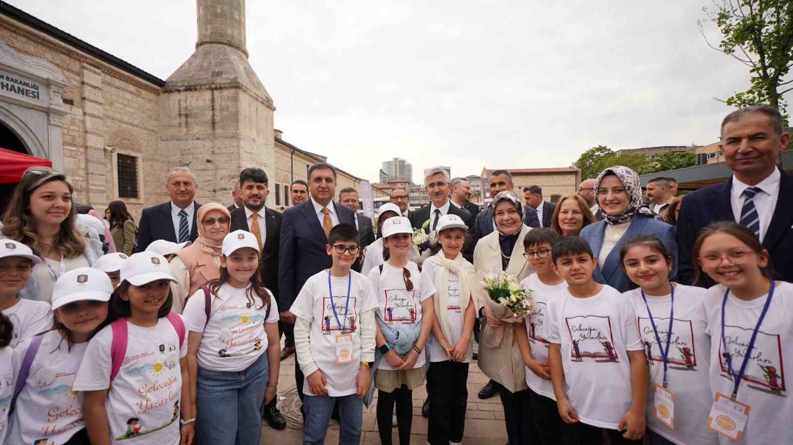 İstanbul İl Milli Eğitim Müdürlüğü’nden Rami Kütüphanesi’nde "2. Kitap Fuarı ve İmza Günü"