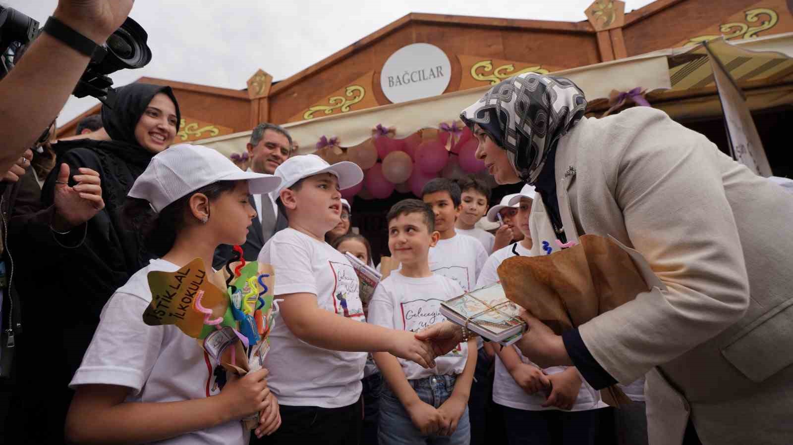 İstanbul İl Milli Eğitim Müdürlüğü’nden Rami Kütüphanesi’nde "2. Kitap Fuarı ve İmza Günü"

