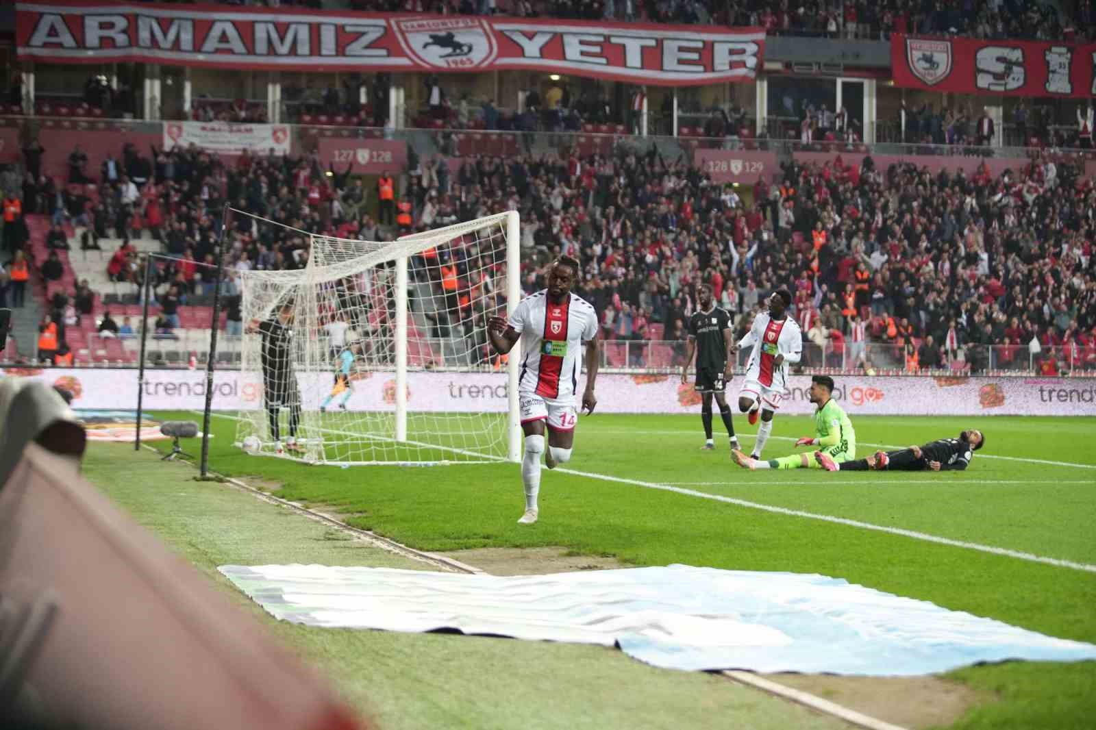 Trendyol Süper Lig: Samsunspor: 1 - Sivasspor: 0 (Maç devam ediyor)
