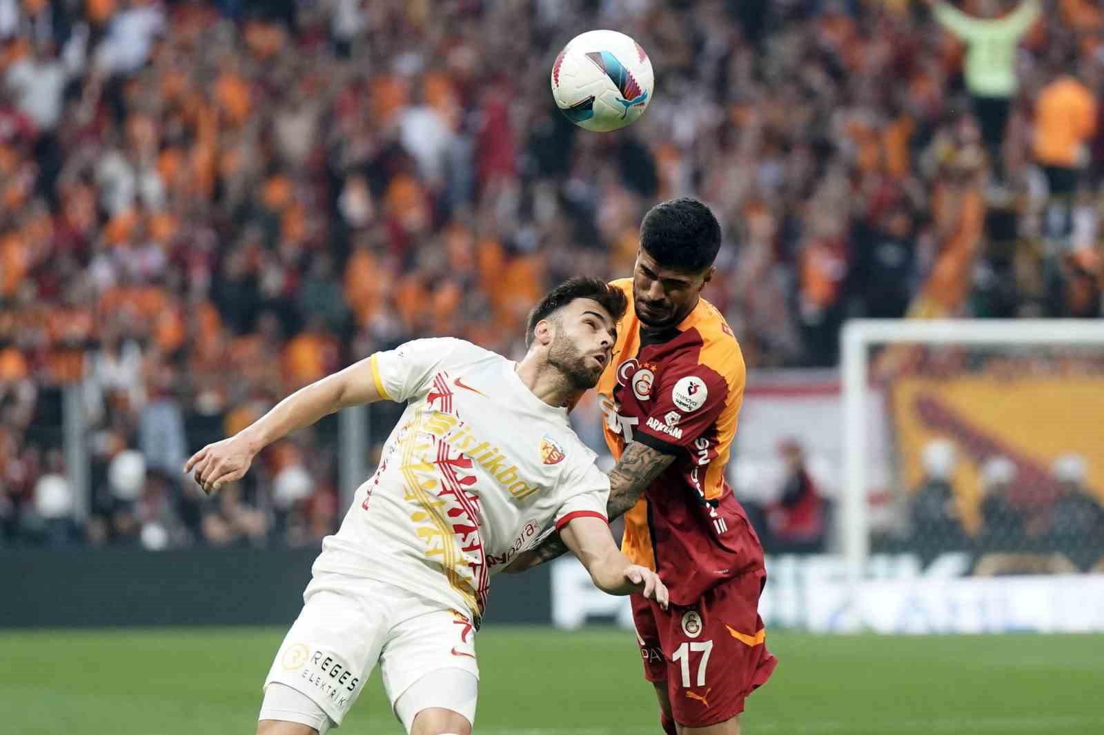Trendyol Süper Lig: Galatasaray: 2 - Kayserispor: 0 (İlk yarı)
