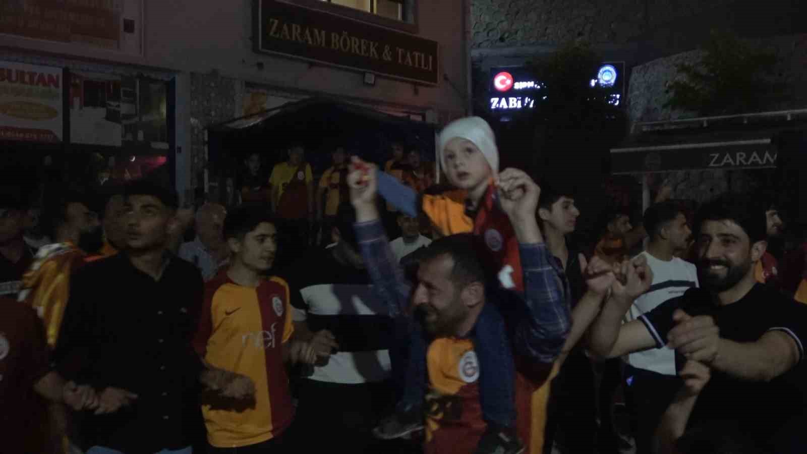 Galatasaray’ın şampiyonluğu Şırnak’ta coşkuyla kutlandı
