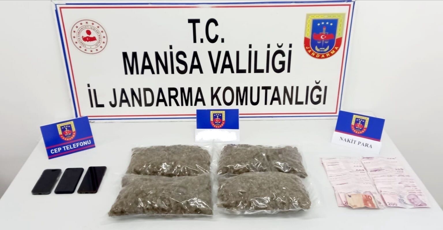 Manisa’ya uyuşturucu getirirken yakalandılar
