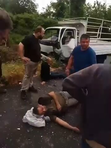 Bursa&rsquo;da kamyonet ile otomobil &ccedil;arpıştı: 2 yaralı
