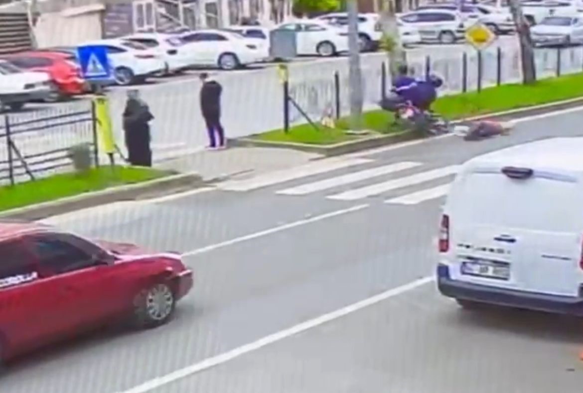 &Ouml;l&uuml;ml&uuml; motosiklet kazasının g&ouml;r&uuml;nt&uuml;leri ortaya &ccedil;ıktı
